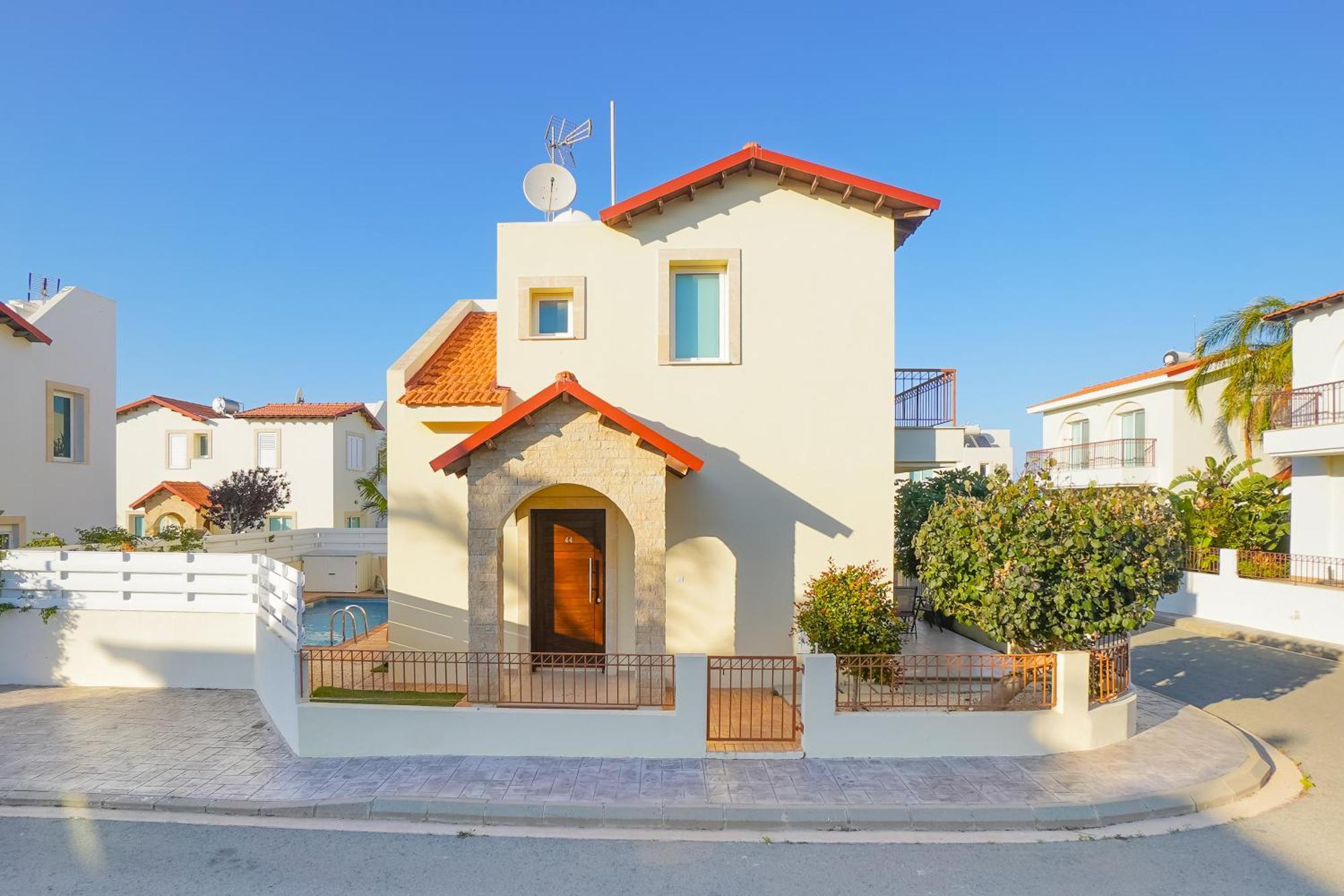 Villa Francesca Paralimni Bagian luar foto