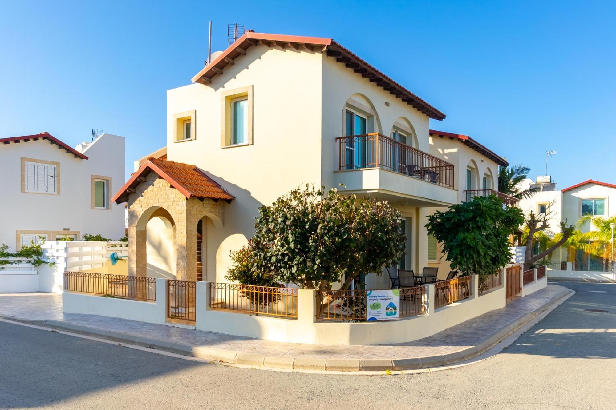 Villa Francesca Paralimni Bagian luar foto